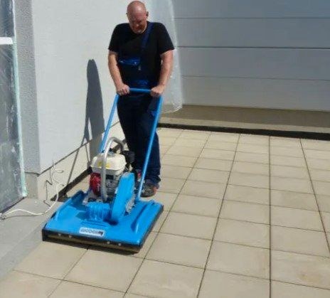 Weber Rollenrüttler Rüttler VPR 700 mieten in Harsewinkel – 2