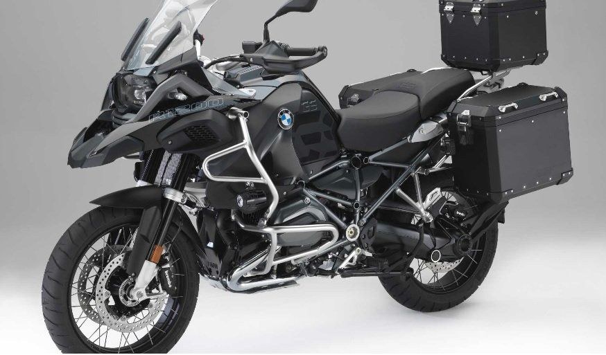 BMW 1250 GS Triple Black Motorrad mieten in Harsewinkel