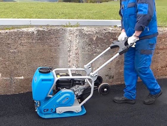 Vibrationsplatte Rüttelplatte CF 2 Weber Hd mieten in Harsewinkel