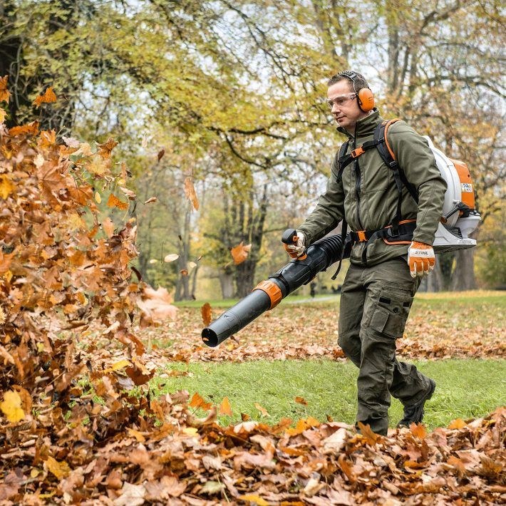 Laubbläsers STIHL BR 800 C E mieten in Harsewinkel bei RentundGo – 3