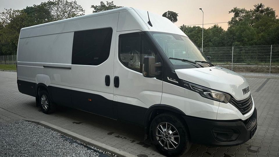 Iveco Daily Sprinter Crafter Bulli 7 Sitzer mieten in Harsewinkel