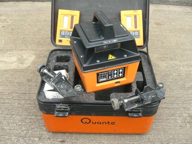 Profi Rotatioslaser Baulaser Quante QL 310 mieten in Harsewinkel