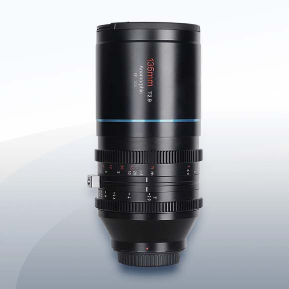 Sirui 135mm T2.9 1.8x Anamorphic (Sony E-Mount) mieten – ab 22 €/Tag