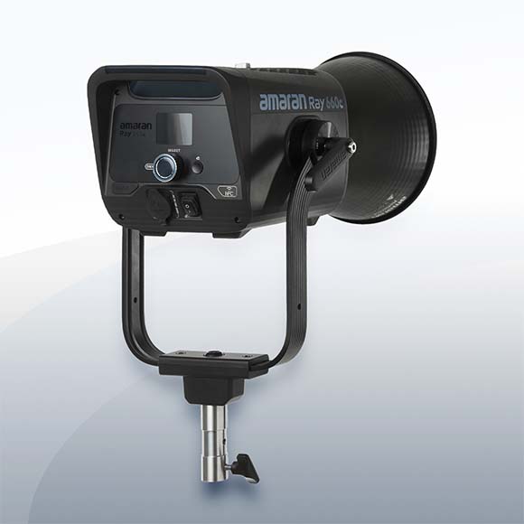 Amaran Ray 660c – Full Color LED-Leuchte mieten – Versand deutschlandweit ab 34,50 €/Tag – 2