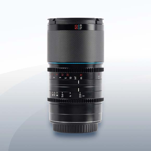 Sirui 50mm T2.9 1.6x Anamorphic Carbon Neutral-Flare (Sony E-Mount) mieten – ab 22 €/Tag