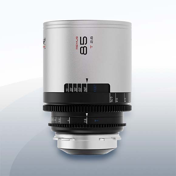 Blazar Remus 85mm T2.8 1.5x Anamorphic Silver-Flare (PL-Mount) mieten – ab 27,50 €/Tag