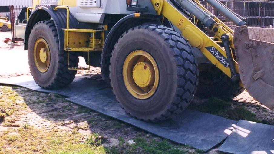 Baumaschinen-Fahrplatten mieten – 3