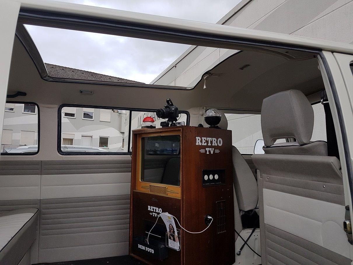 VW Bus T2 mit Fahrer und Fotobox mieten in Schifferstadt