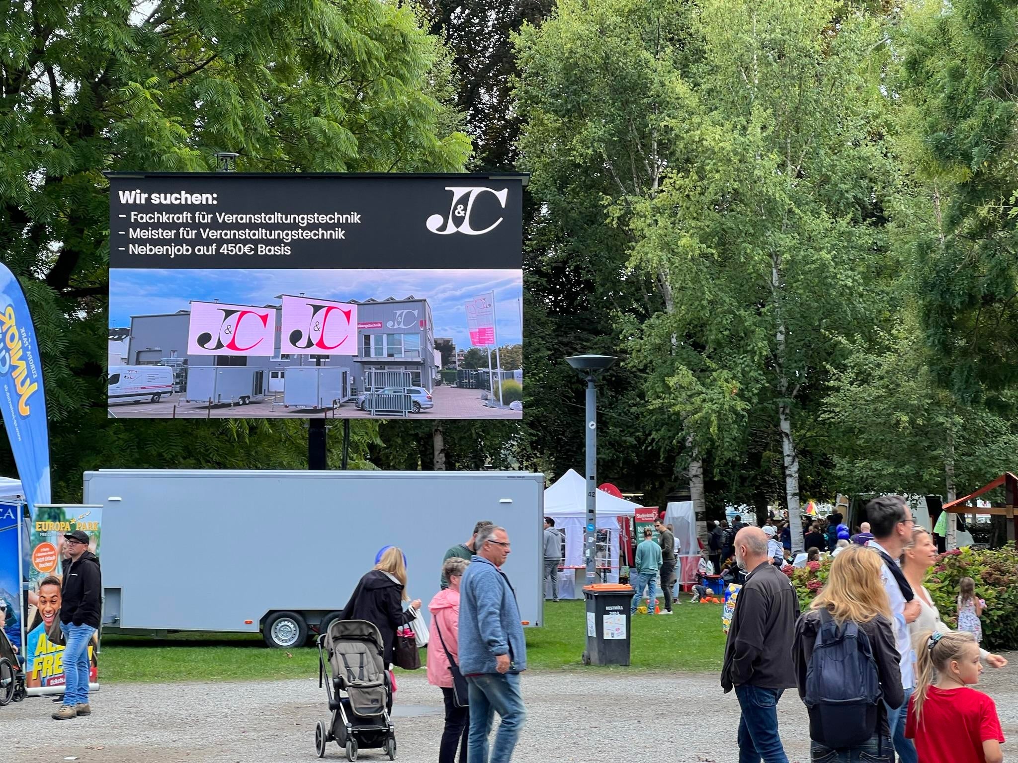 LED-Trailer 21m², 600x350cm Bildmaß, Format 16:9, 3,9mmLED´s – 3