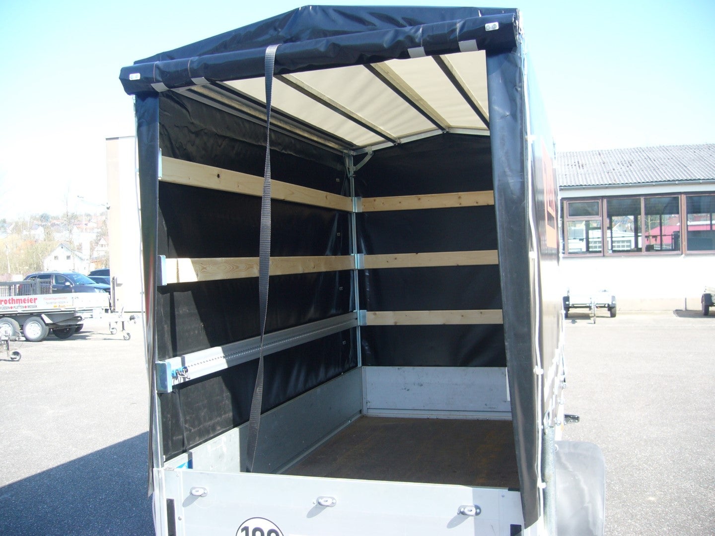 Kastenhänger, Möbel - Motorradanhänger mit Plane und Spriegel, 1300kg Gesamtgewicht – 3