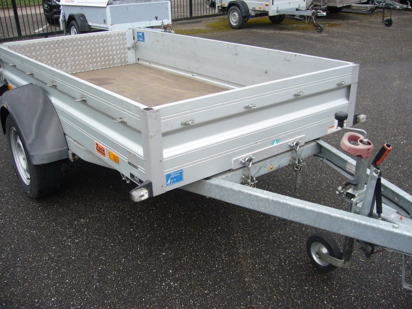 Kastenanhänger, Möbel - Motorradhänger, kippbar, mit Plane und Spriegel, 1300Kg Gesamtgewicht – 4