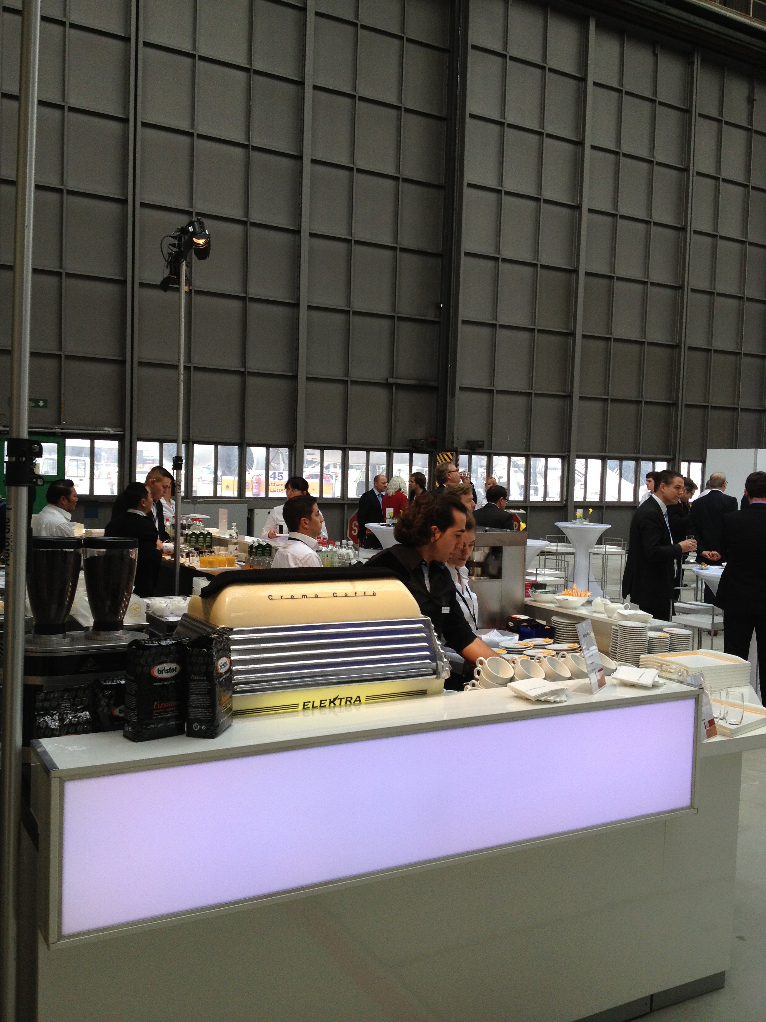 Barista Service Espresso Catering für Ihren Messestand, Event, Firmenfeier, Hochzeit uvm – 3