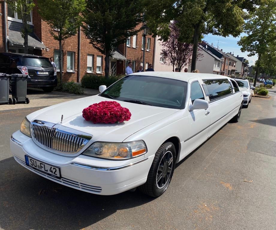 Stretchlimousine Hummer H2,Partybus mieten Köln,Lincoln in Weiß oder in Pink ,Stretchlimousine mieten Köln,Bonn,Düsseldorf,Troisdorf,Siegburg,Mönchengladbach,Düren,Krefeld,Dortmund, Koblenz, Aachen. W
