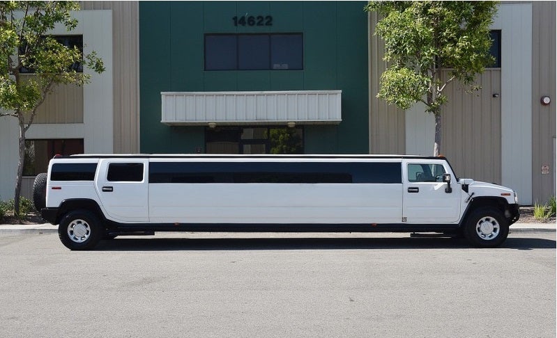 Stretchlimousine Hummer H2 in weiß Stretchlimousine mieten Köln Bonn Düsseldorf Troisdorf Siegburg Mönchengladbach Düren Krefeld Dortmund Koblenz Aachen. Wir fahren überall !!!!!!!!! – 3