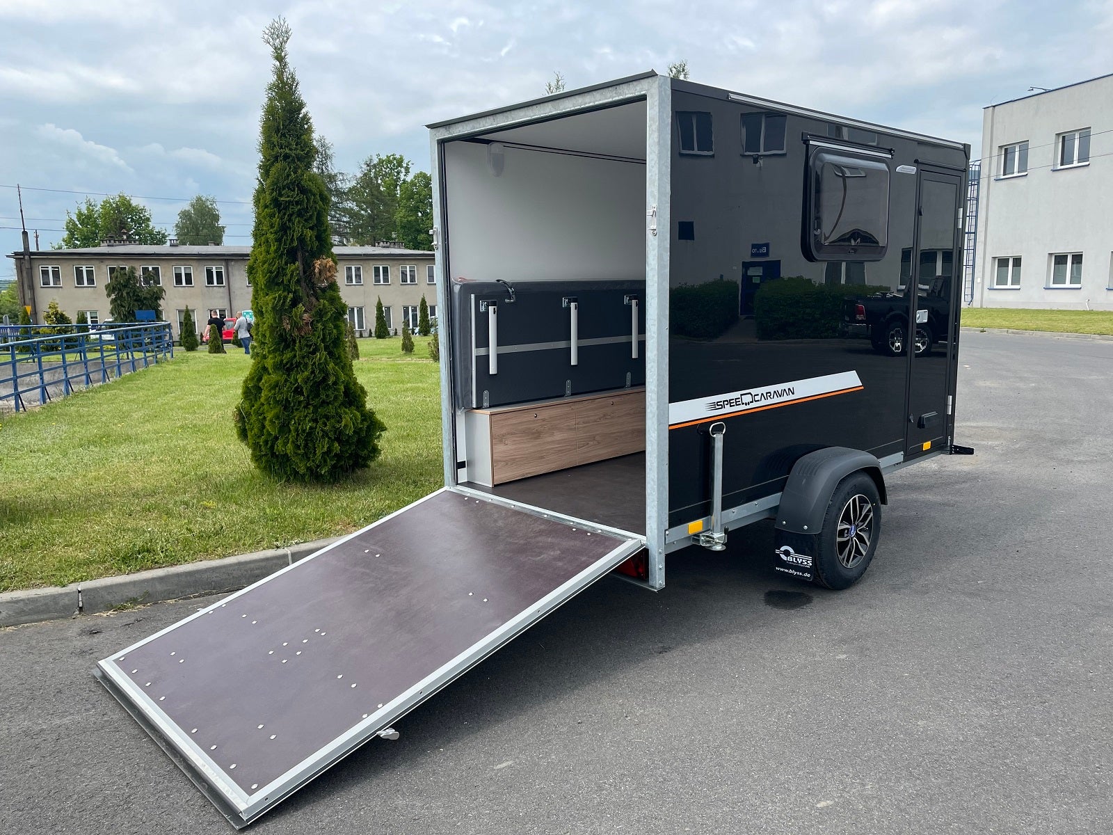 Kofferanhänger für Motorrad zu mieten 1300kg zGG – 2