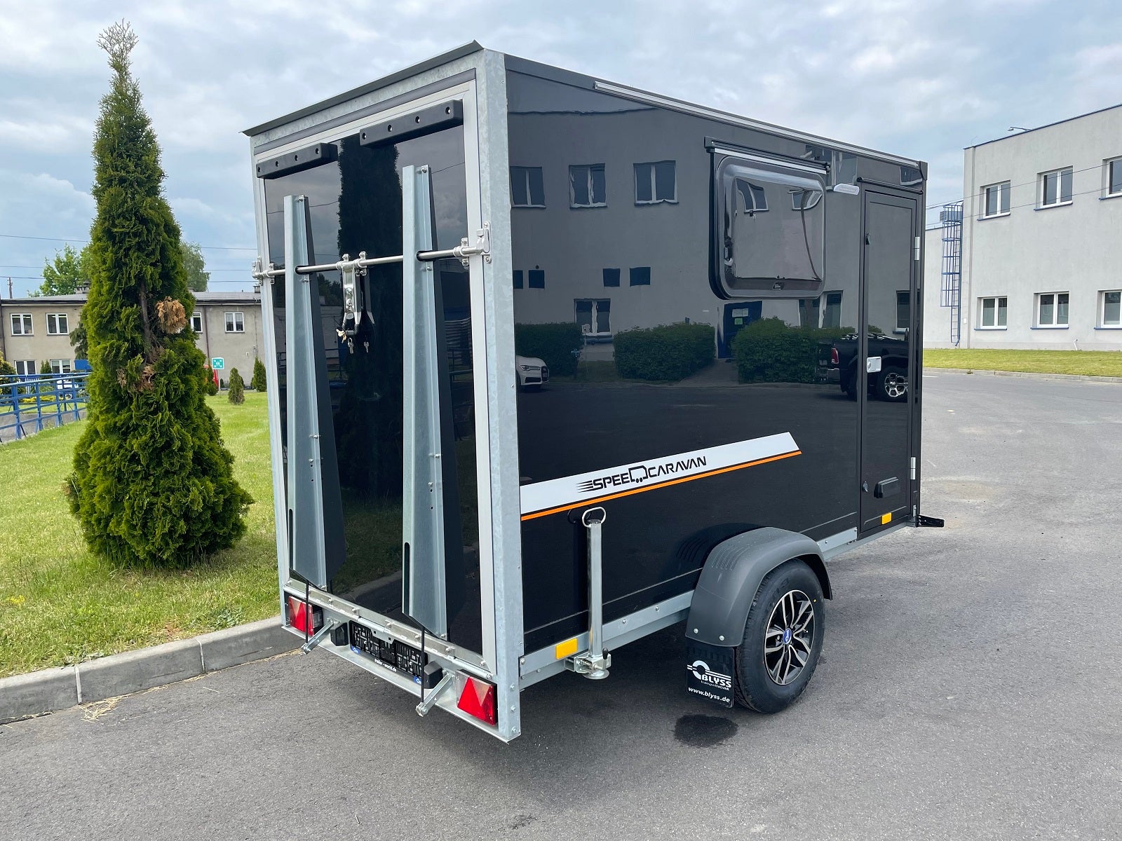 Kofferanhänger für Motorrad zu mieten 1300kg zGG – 4