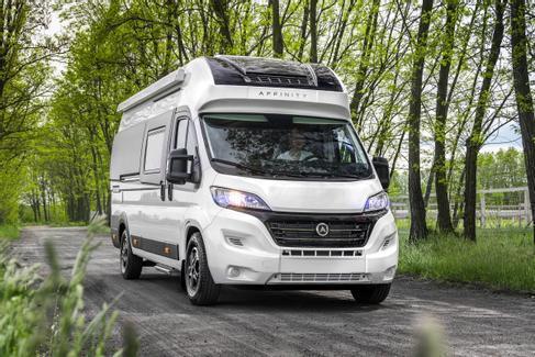Weltneuheit Affinity Camper, Automatik, TV, AHK, bis 4 Schlafplätze, offener Grundriss, uvm.