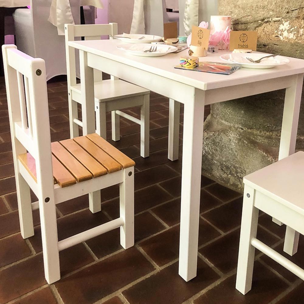 Kindertisch und Stühle im Set mieten in Glauchau bei Sound Events