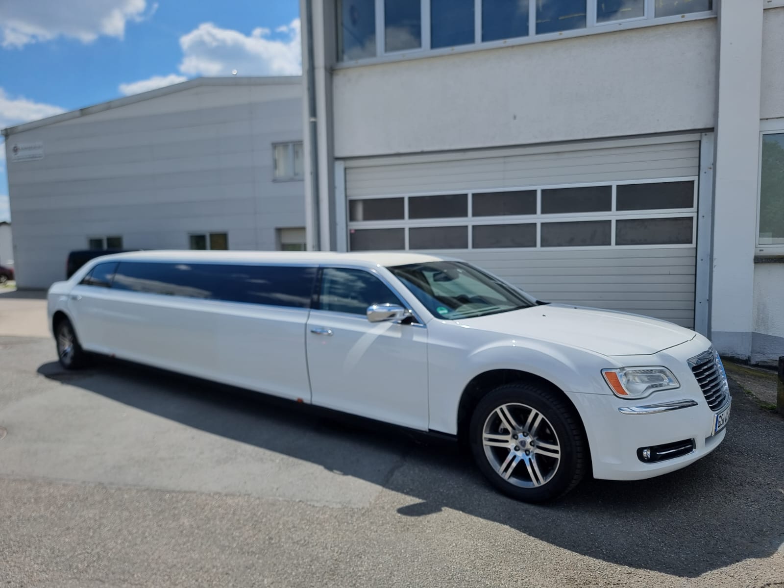 Stretchlimousine Lincoln Town Car mieten - mit Chauffeur & rotem Teppich, Rhein-Main – 3