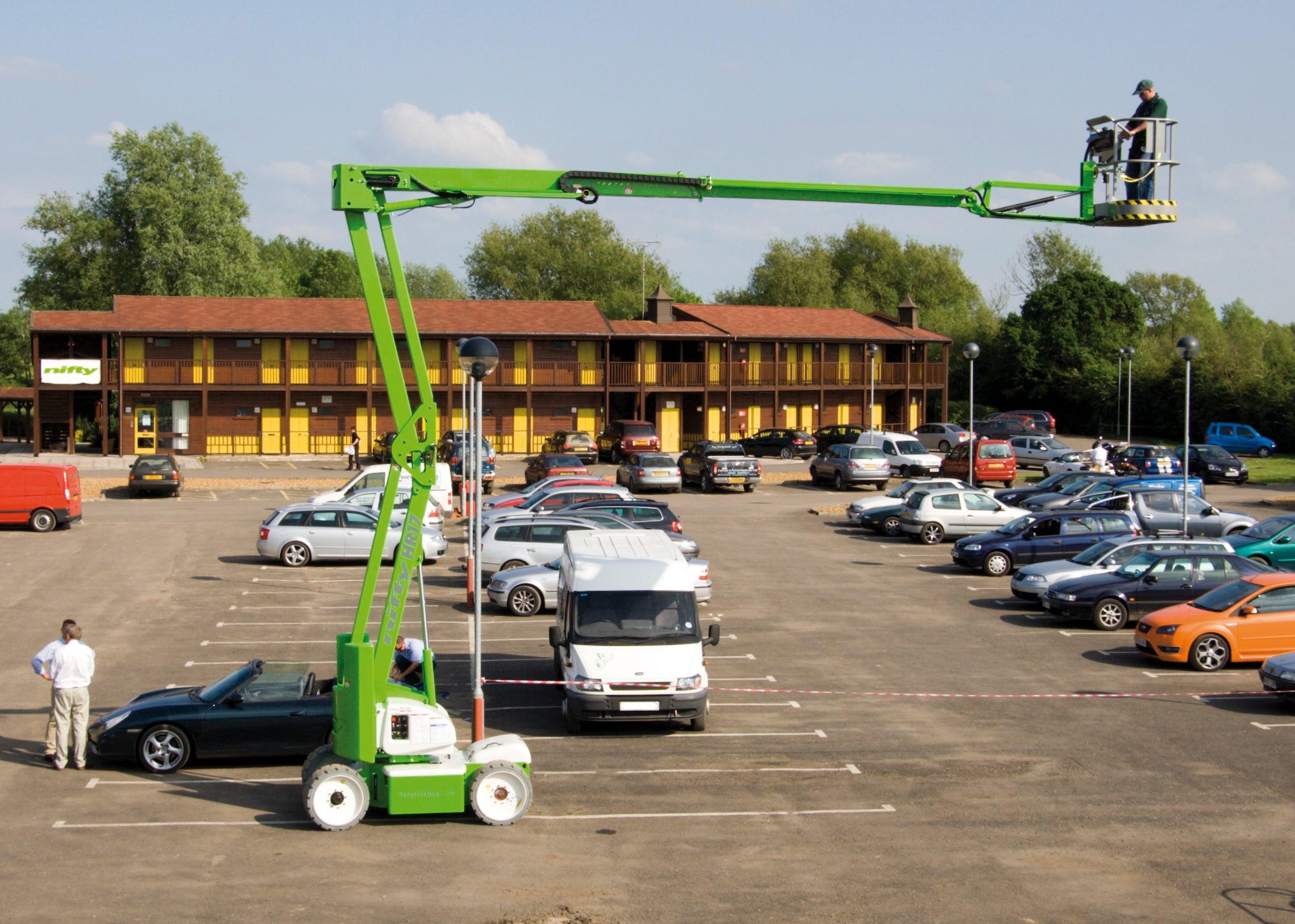 Arbeitsbühnen - Scheren - Gelenke - LKW - Anhänger - Teleskop - Diesel und Elektro – 4
