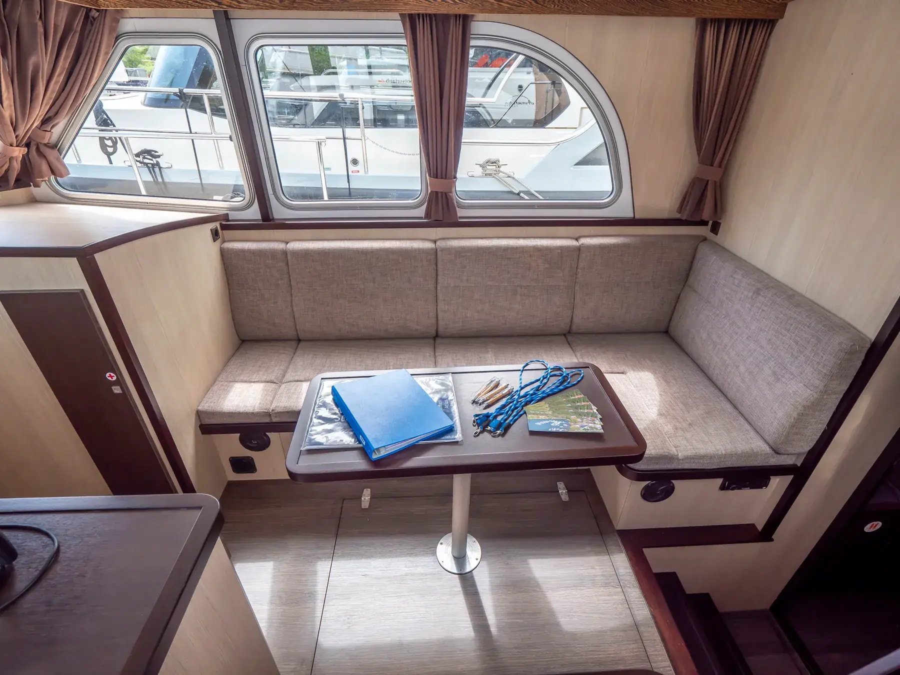 Hausboot Aventura 34 Classico „Anna“ mieten – 4 Personen, ab Waren (Müritz) – 5