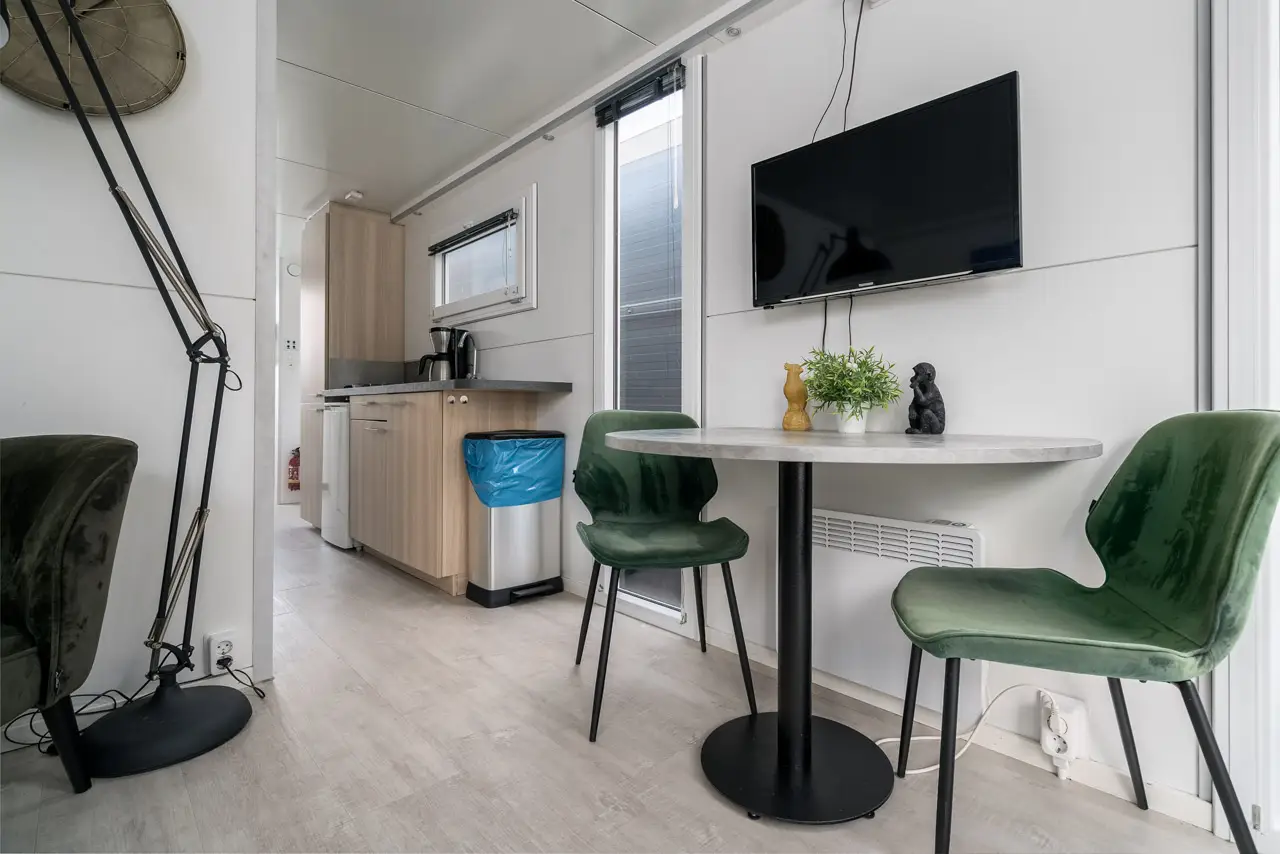 Hausboot Yachtsuite „Röbel“ mieten – 4 Personen, ab Mirow – 4