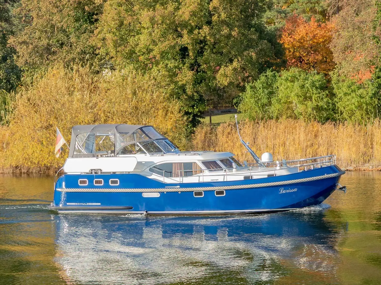 Hausboot Schulz 40 „Larissa“ mieten – 4 Personen, ab Waren (Müritz)
