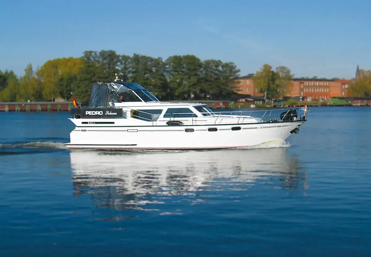 Motoryacht Pedro Solano 38 „Arianna“ mieten – 5 Personen, ab Neukalen