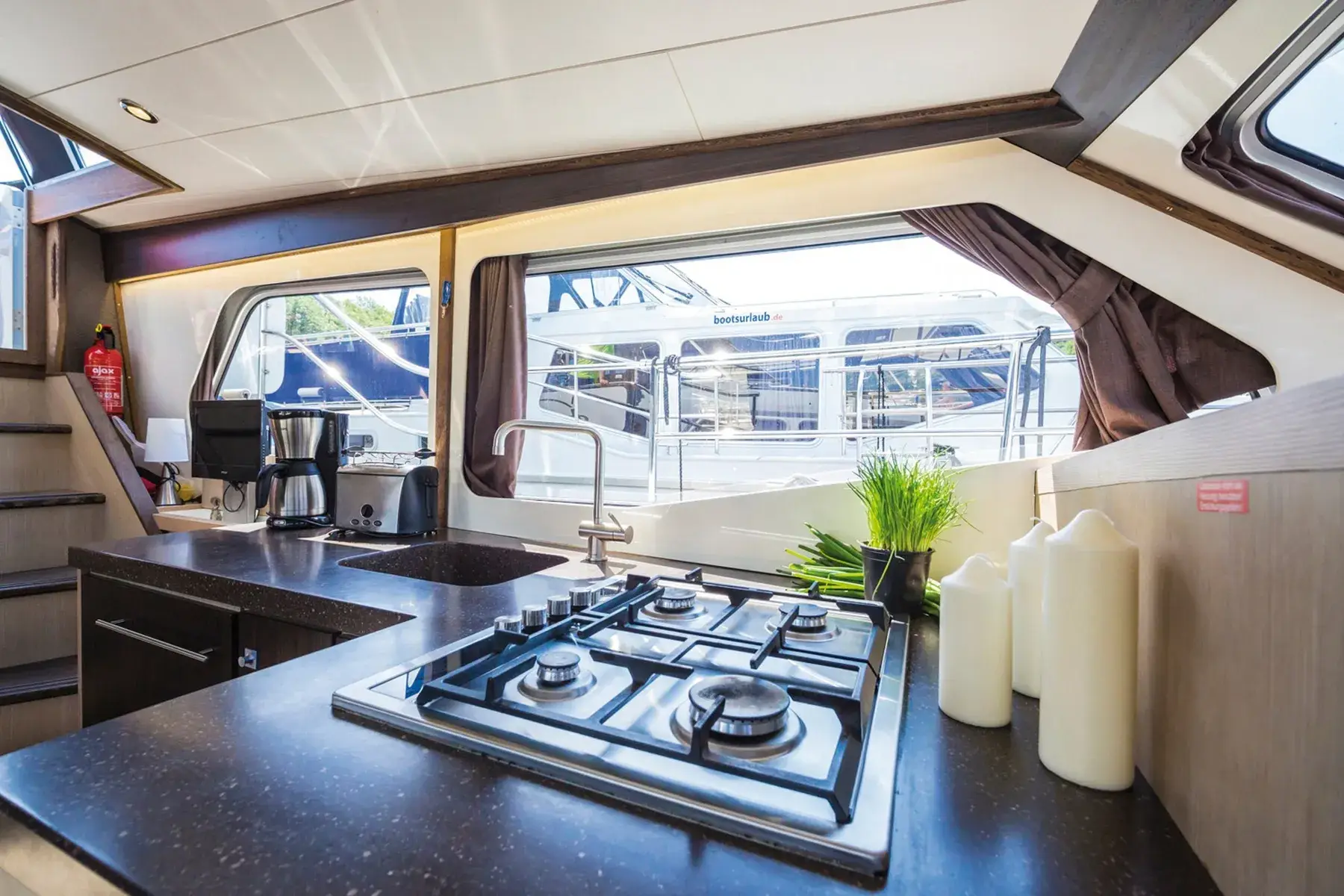 Hausboot Aventura 43 Typ 1 „Anastasia“ mieten – 8 Personen, ab Waren (Müritz) – 4