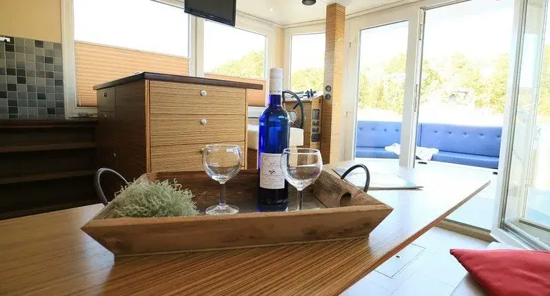 Hausboot Yachtsuite „Luna“ mieten – 4 Personen, ab Waren (Müritz) – 3