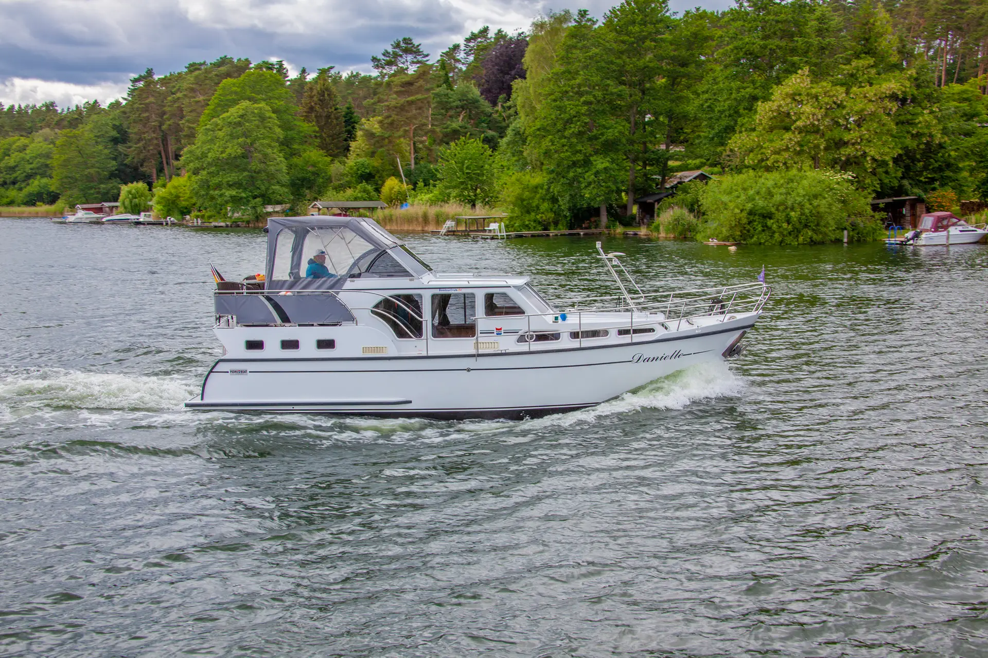 Hausboot Pedro Skiron Typ 2 „Danielle“ mieten – 4 Personen, ab Plau am See – 2