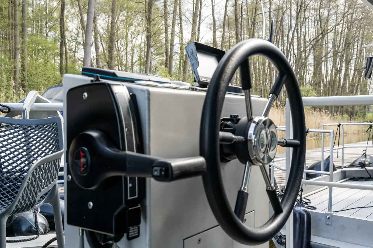 Hausboot Yachtsuite „Malchow“ mieten – 4 Personen, ab Mirow – 4