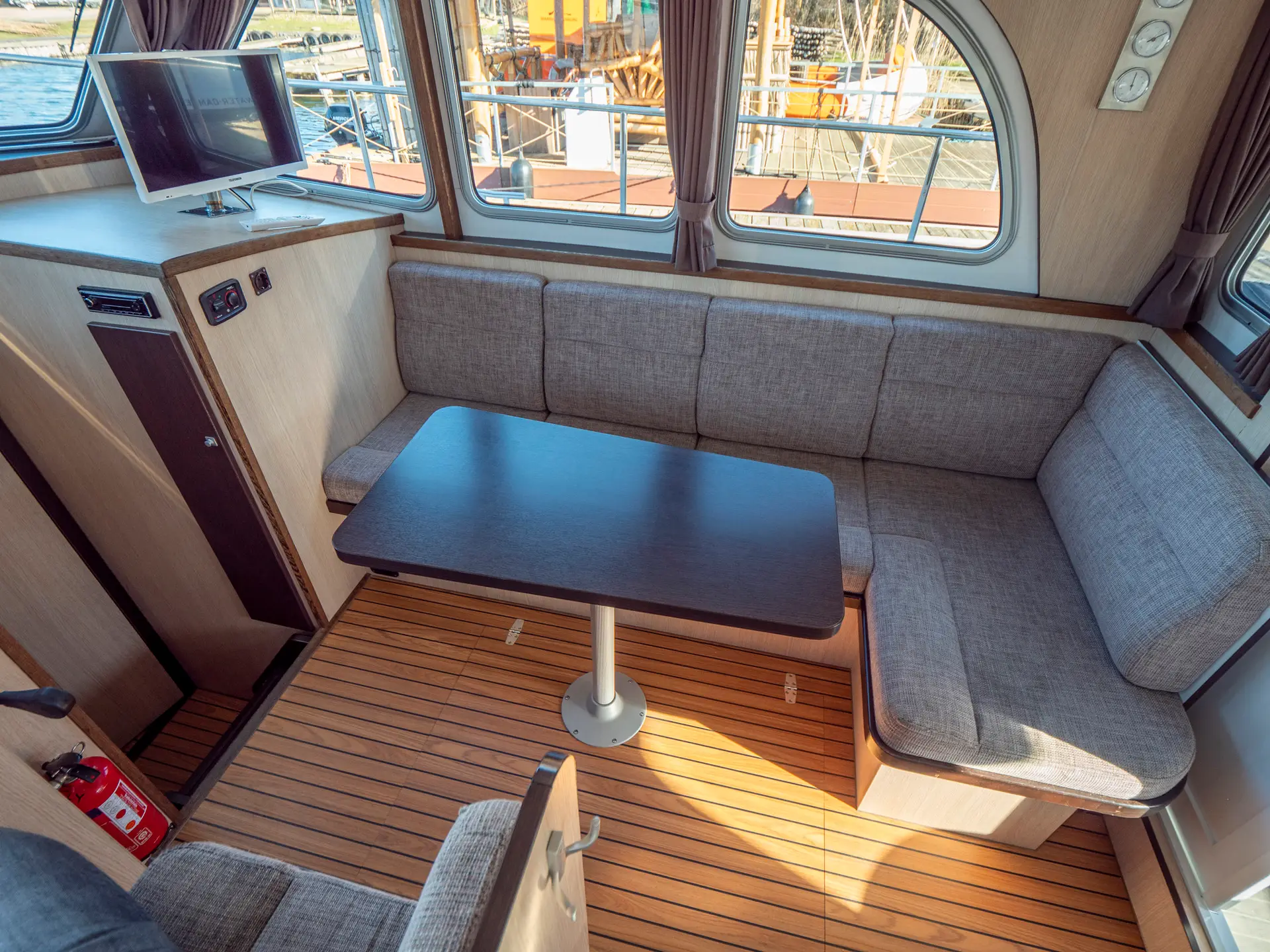 Hausboot Aventura 32 Classico „Hilde“ mieten – 2 Personen, ab Waren (Müritz) – 4