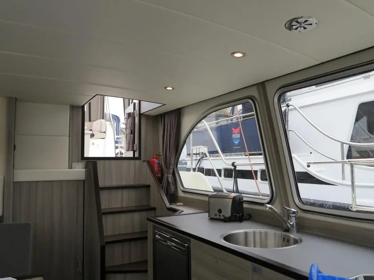 Hausboot Jetten 37 Classic „Caroline“ mieten – 4 Personen, ab Waren (Müritz) – 5