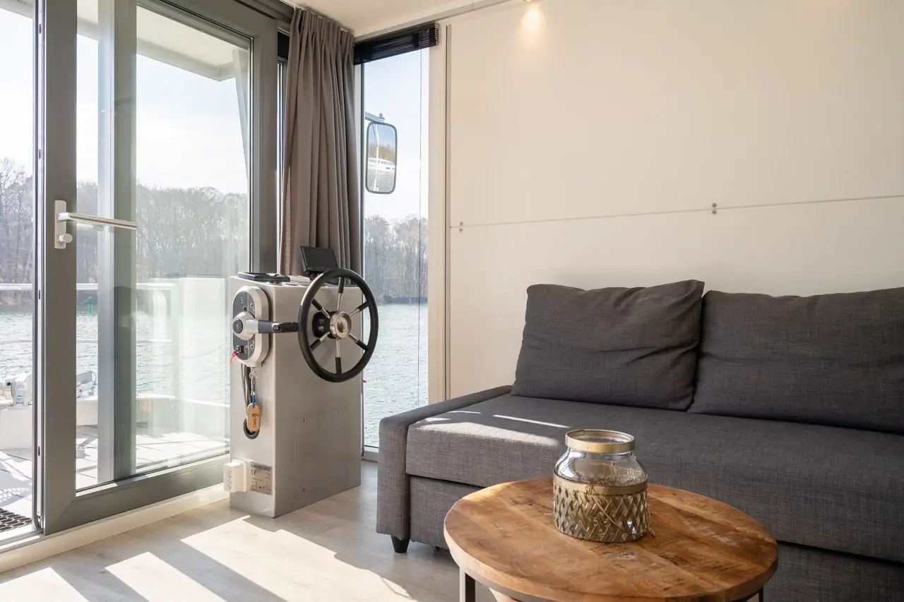 Hausboot Yachtsuite „Rechlin“ mieten – 4 Personen, ab Mirow – 4