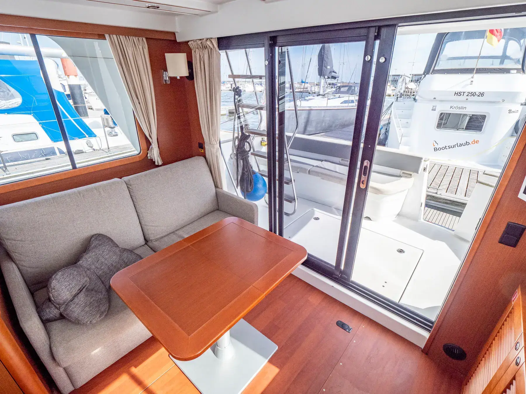Motoryacht Beneteau Swift Trawler 34 „Mistral“ mieten – 4 Personen, ab Kröslin – 4