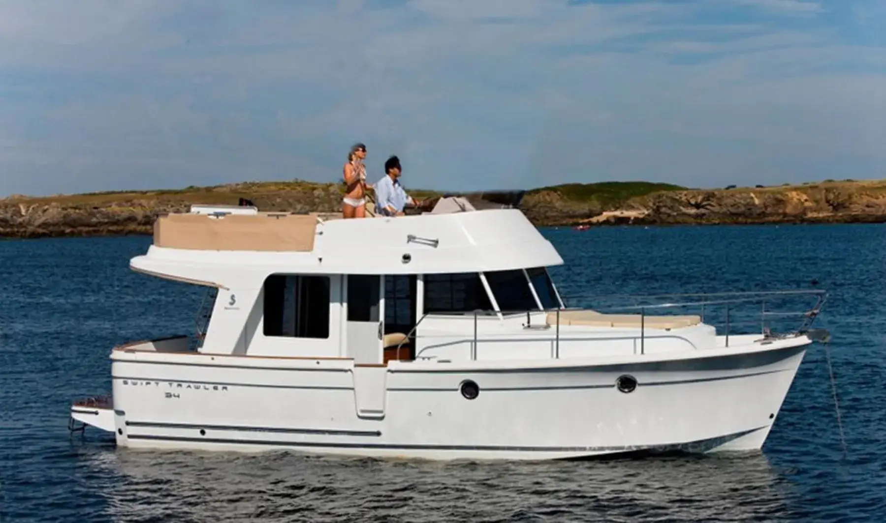 Motoryacht Beneteau Swift Trawler 34 „Lore“ mieten – 4 Personen, ab Kröslin