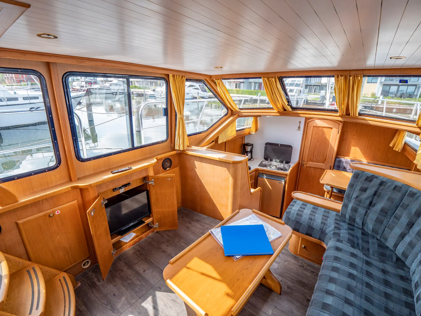 Hausboot Gruno 38 E Royal „Vanessa“ mieten – 4 Personen, ab Plau am See – 5