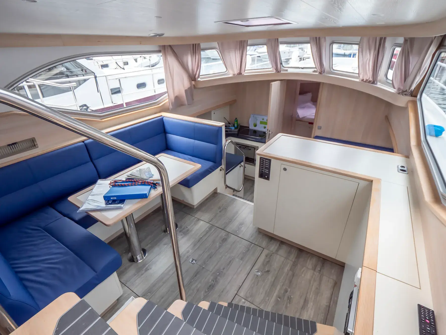 Hausboot Schulz 40 „Lisbet“ mieten – 4 Personen, ab Waren (Müritz) – 2