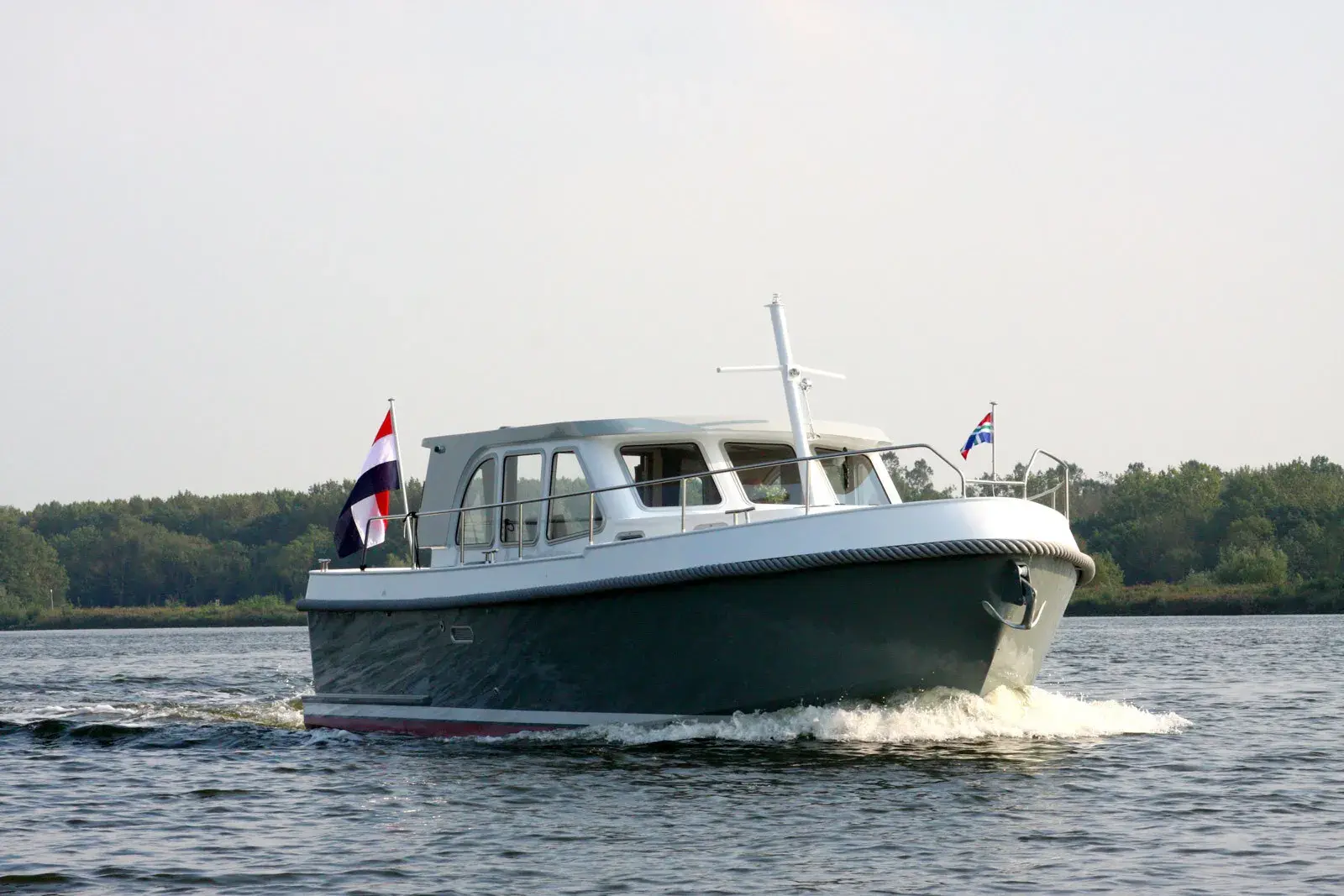 Hausboot Aventura 32 Classico „Hera“ mieten – 2 Personen, ab Waren (Müritz)