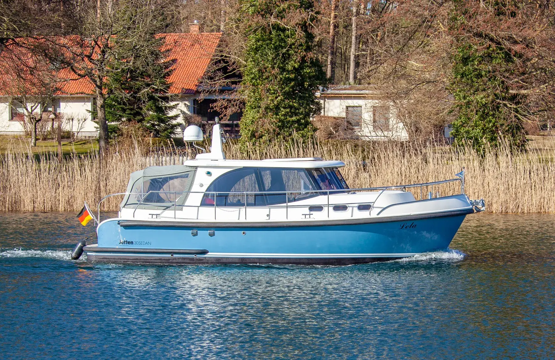 Hausboot Jetten 30 Sedan RS „Lela“ mieten – 2 Personen, ab Waren (Müritz)