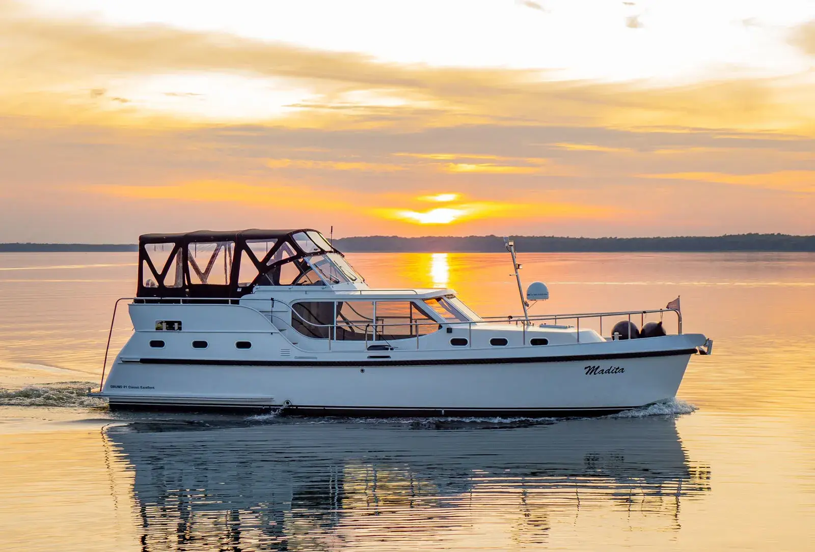 Motoryacht Gruno 41 Excellent „Madita“ mieten – 6 Personen, ab Neukalen