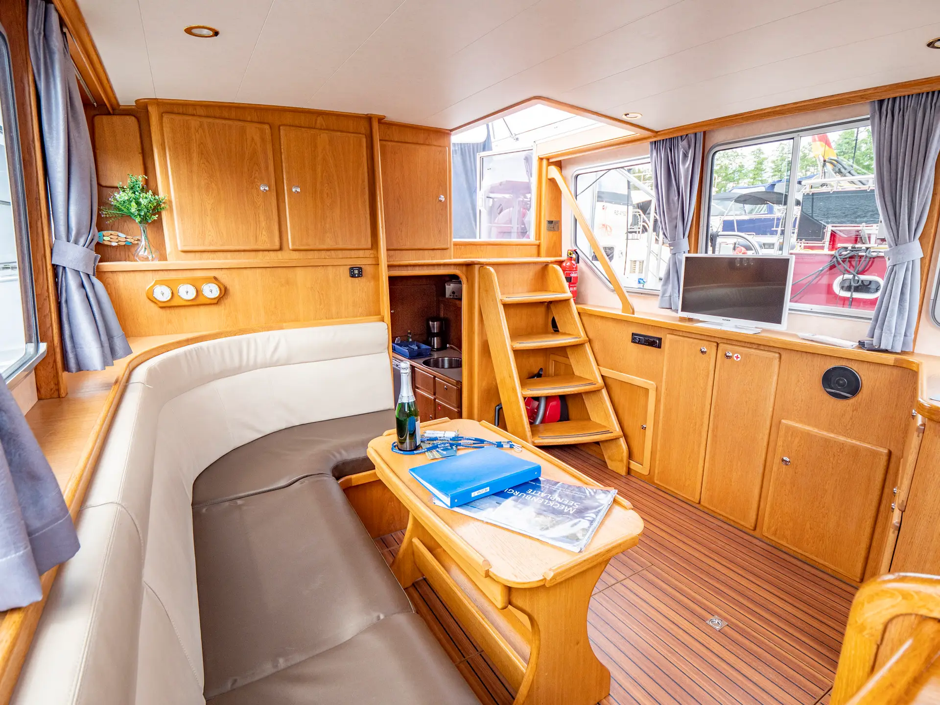 Hausboot Gruno 33 „Helena 2“ mieten – 2 Personen, ab Waren (Müritz) – 5