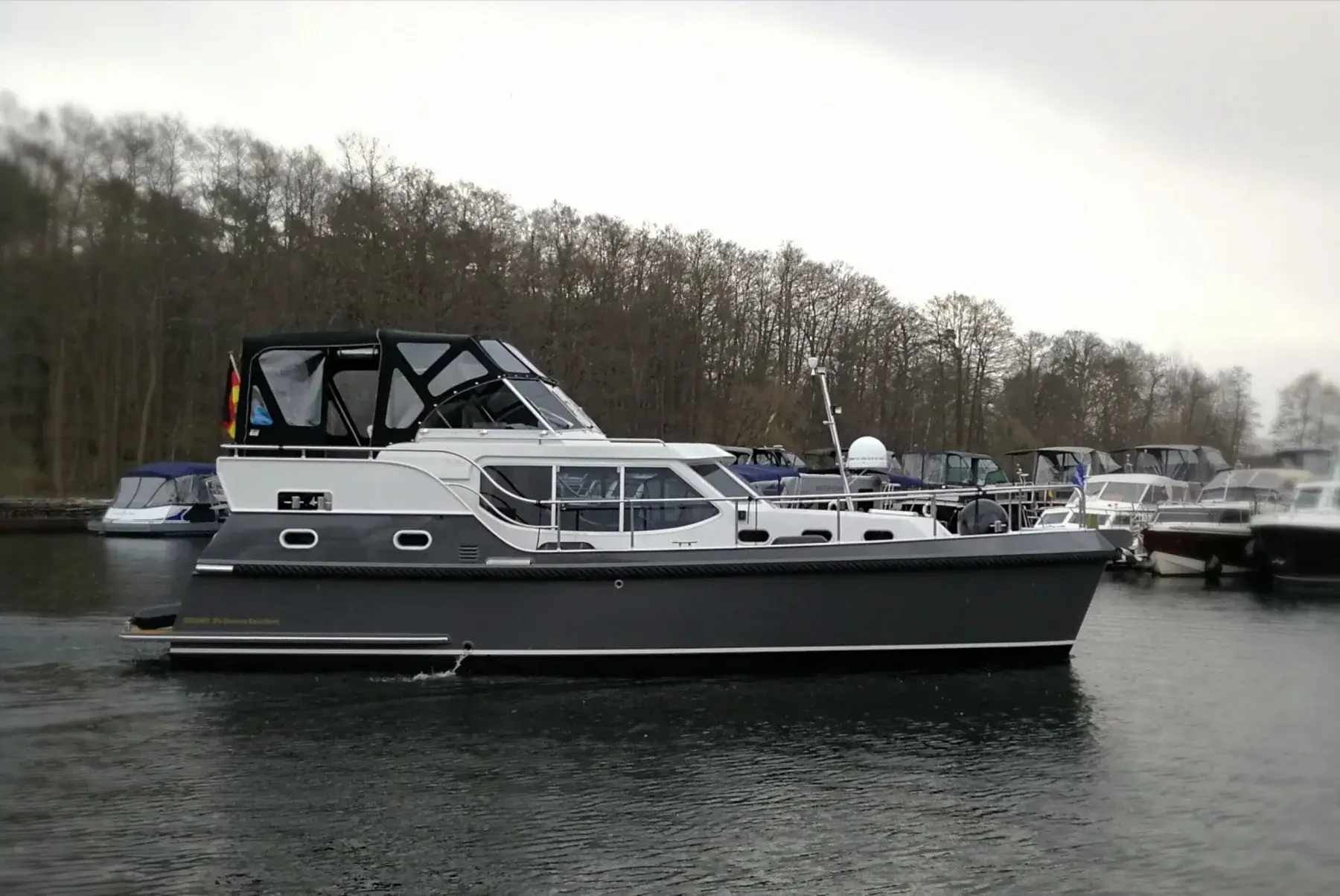 Motoryacht Gruno 35 Excellent Typ 3 „Berlin“ mieten – 4 Personen, ab Neukalen
