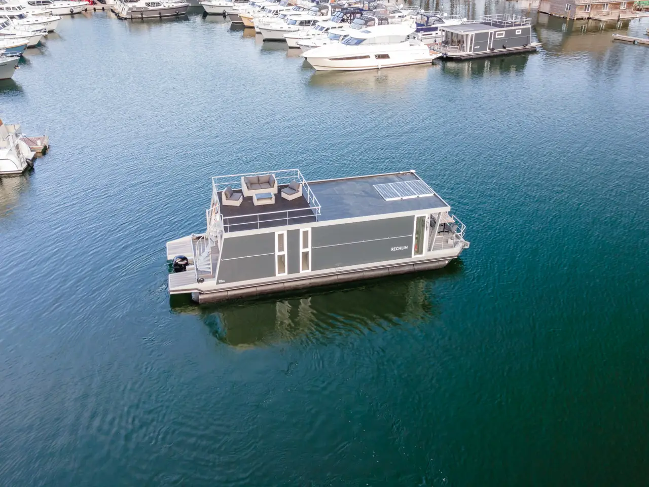 Hausboot Yachtsuite „Rechlin“ mieten – 4 Personen, ab Mirow