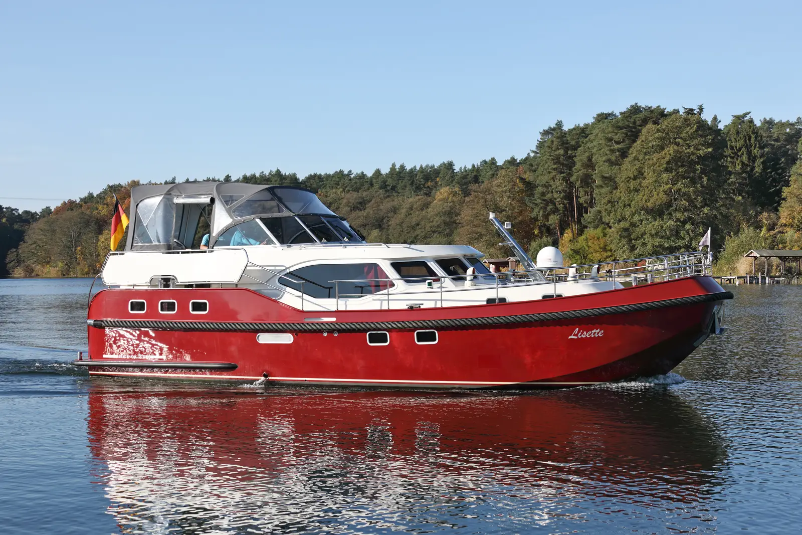 Hausboot Schulz 40 „Lisette“ mieten – 4 Personen, ab Waren (Müritz)