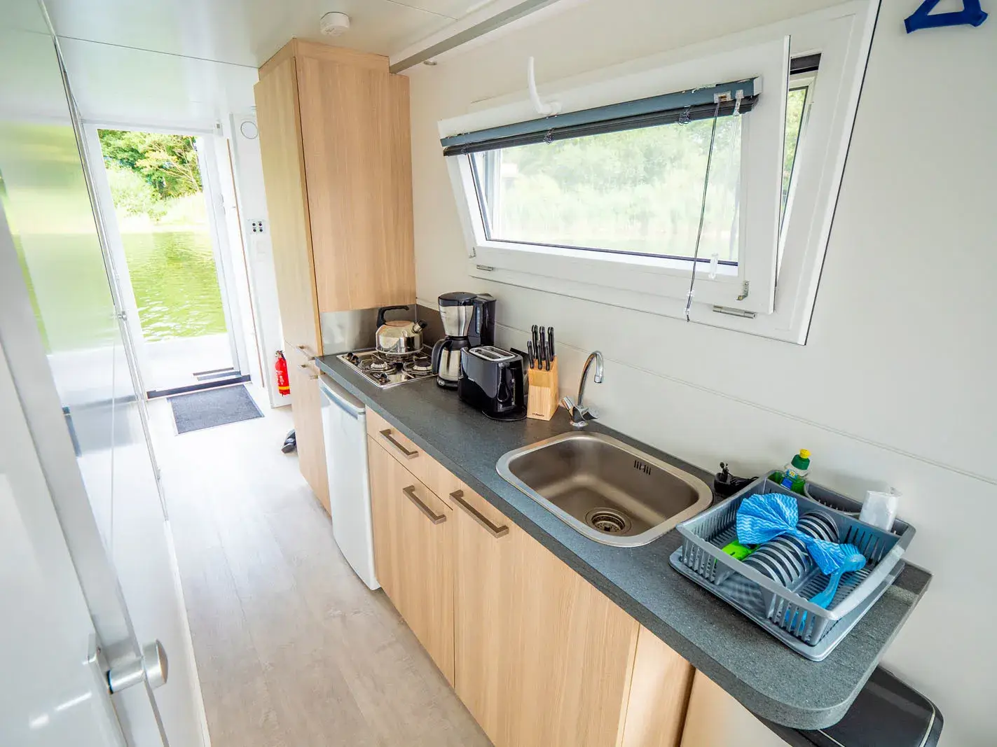 Hausboot Yachtsuite 2.0 „Plau“ mieten – 4 Personen, ab Mirow – 5