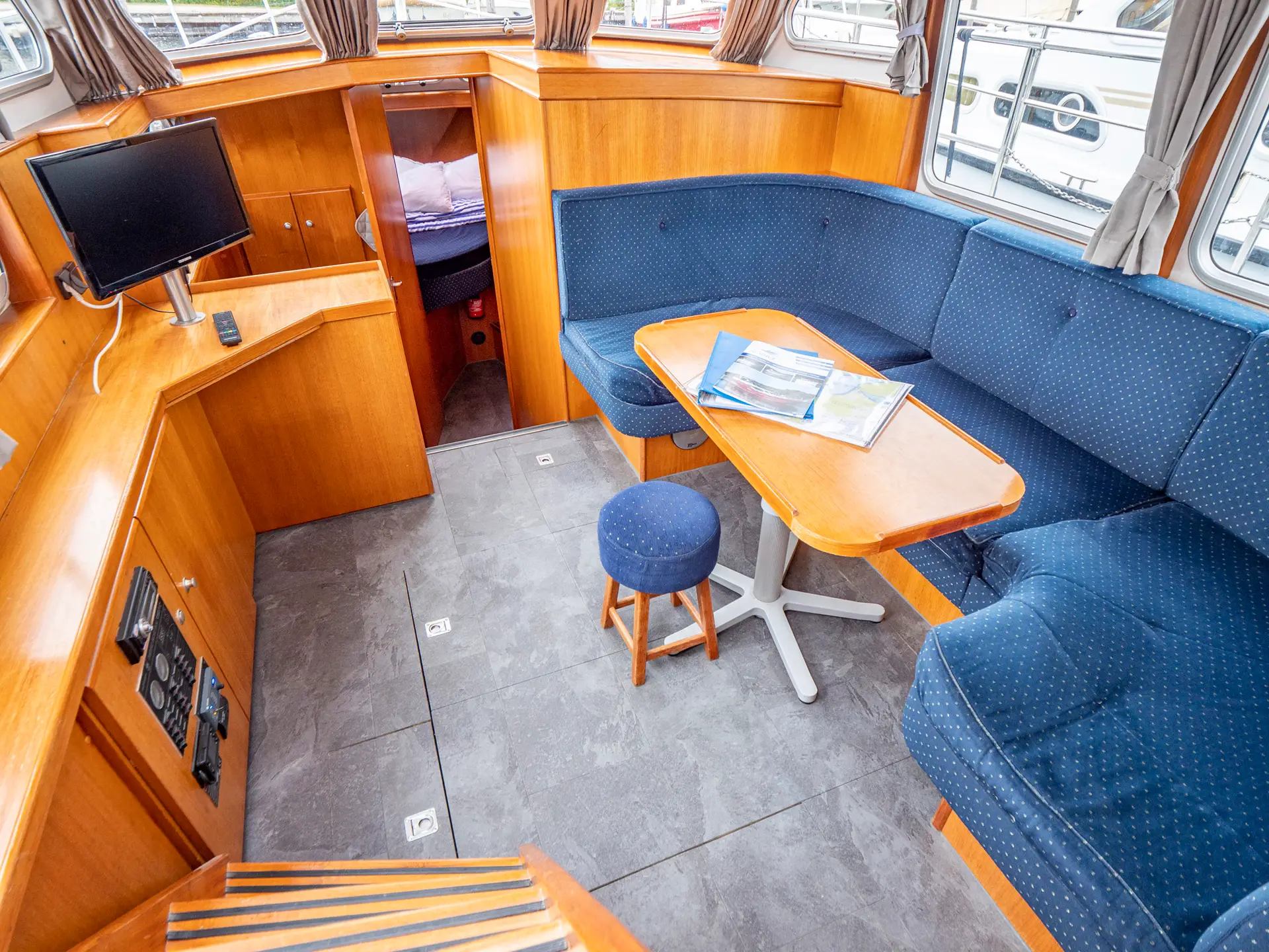 Hausboot Pedro Skiron Typ 3 „Nanette“ mieten – 4 Personen, ab Plau am See – 3