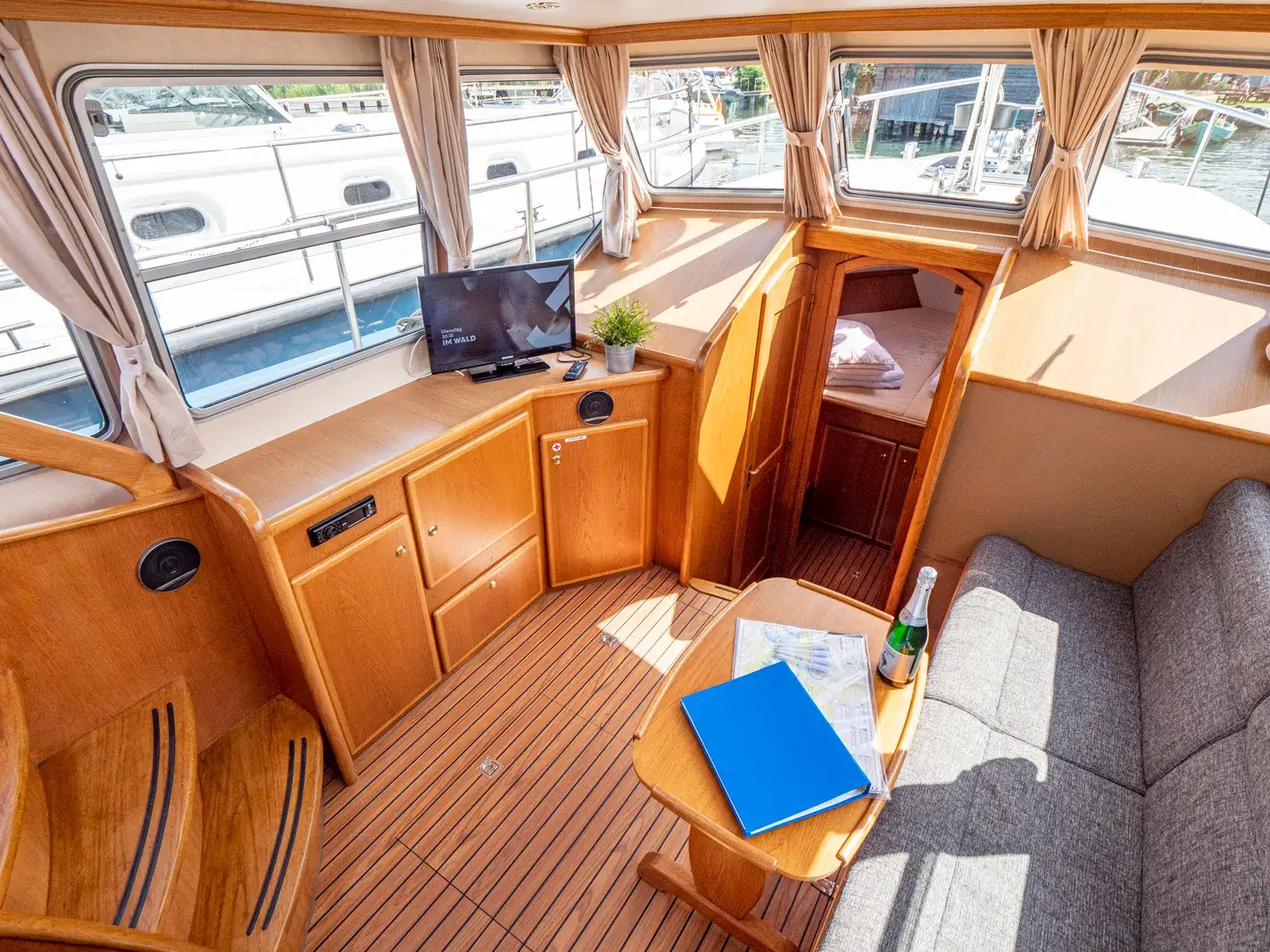 Hausboot Gruno 30 Classic „Monchique“ mieten – 2 Personen, ab Waren (Müritz) – 3
