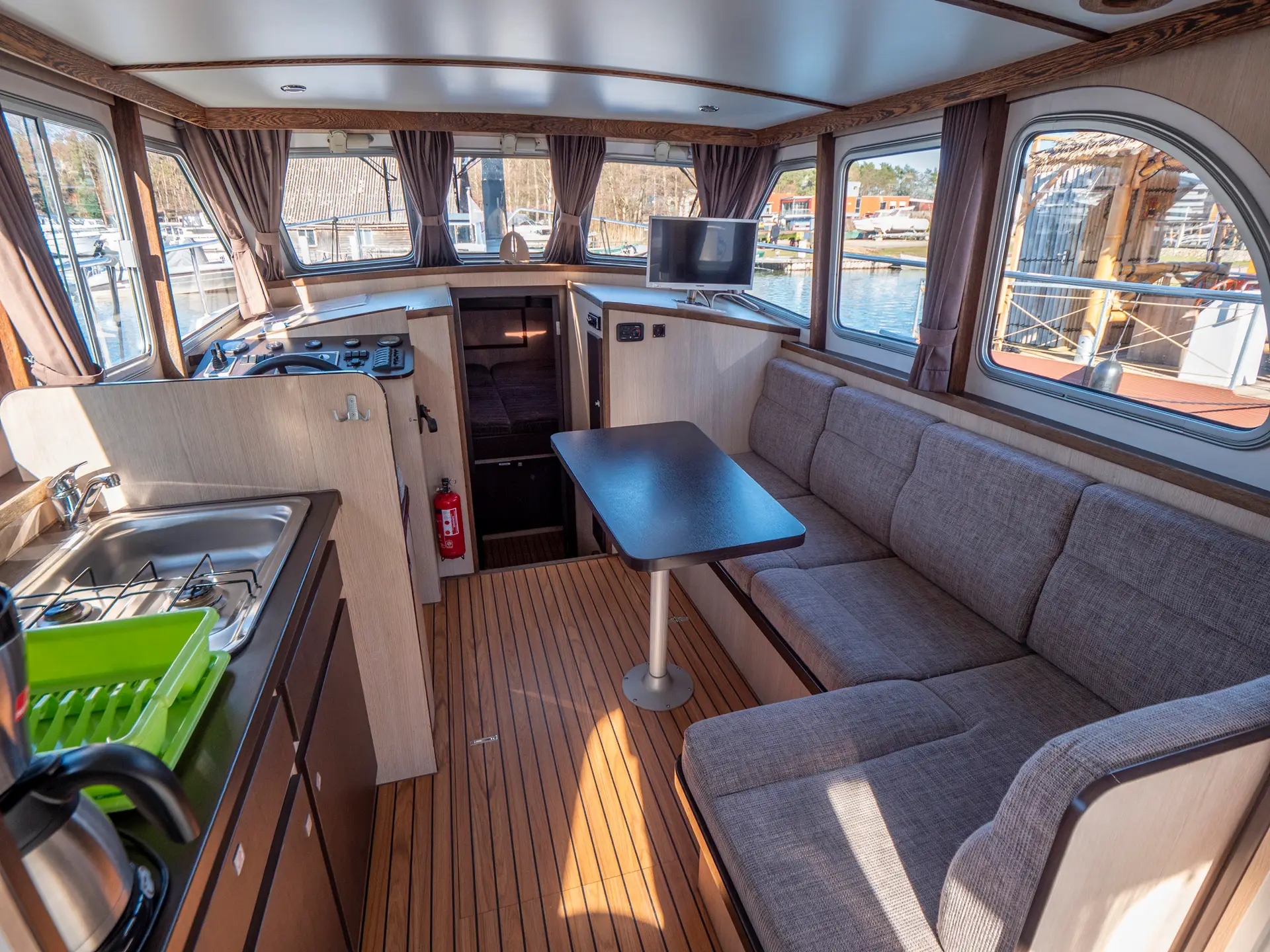 Hausboot Aventura 32 Classico „Hera“ mieten – 2 Personen, ab Waren (Müritz) – 2